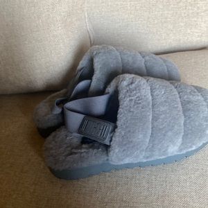 Brand new ugg slippers.. size 8